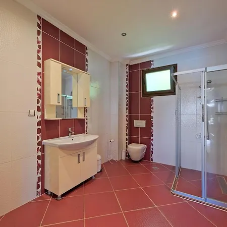 Large And Lovely Private *