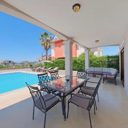 Villa Large And Lovely Private Fethiye