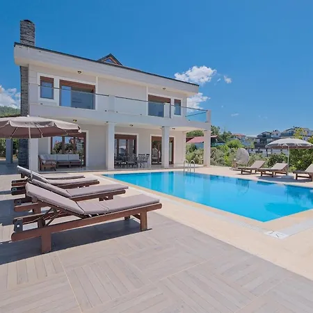 Large And Lovely Private *