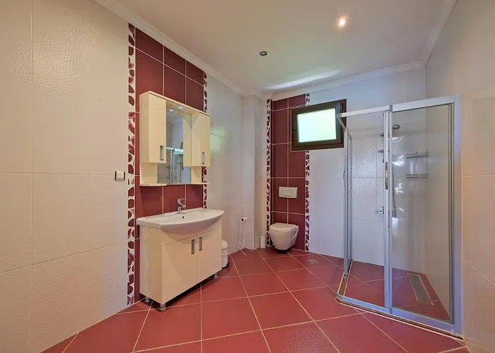 Large And Lovely Private *