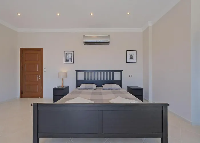 Large And Lovely Private Villa *