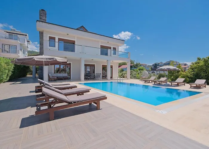 Large And Lovely Private *