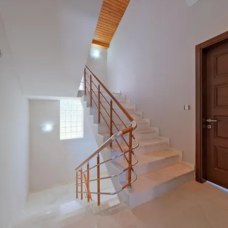 Large And Lovely Private Villa