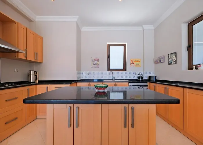 Large And Lovely Private Villa *